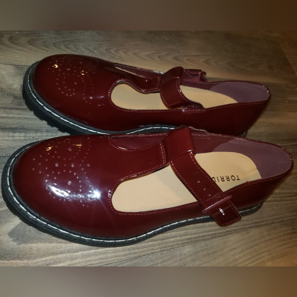 Torrid Size 11.5 Wide Width Lug Sole Patent Leather Mary Jane Shoes Burgundy Red - Picture 6 of 10